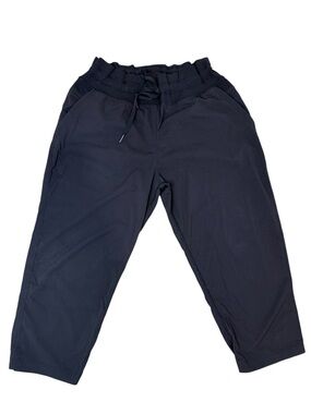 lululemon athletica Capri Pants Size 8